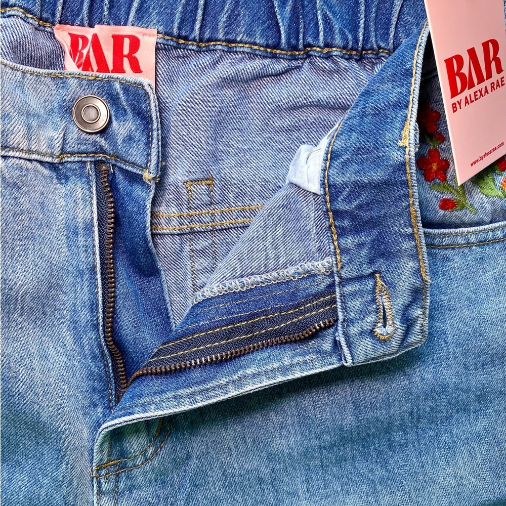 Bar by Alexa Rae Wildflower Floral Embroidered Jeans NWT - Picture 13 of 16